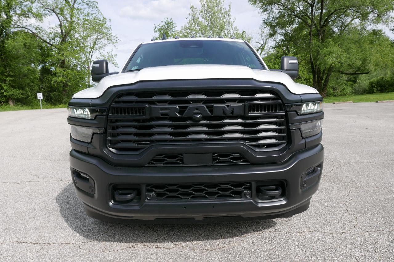 RAM 3500 Chassis Cab Tradesman 4WD Crew Cab 60" CA 172.4" WB 2026