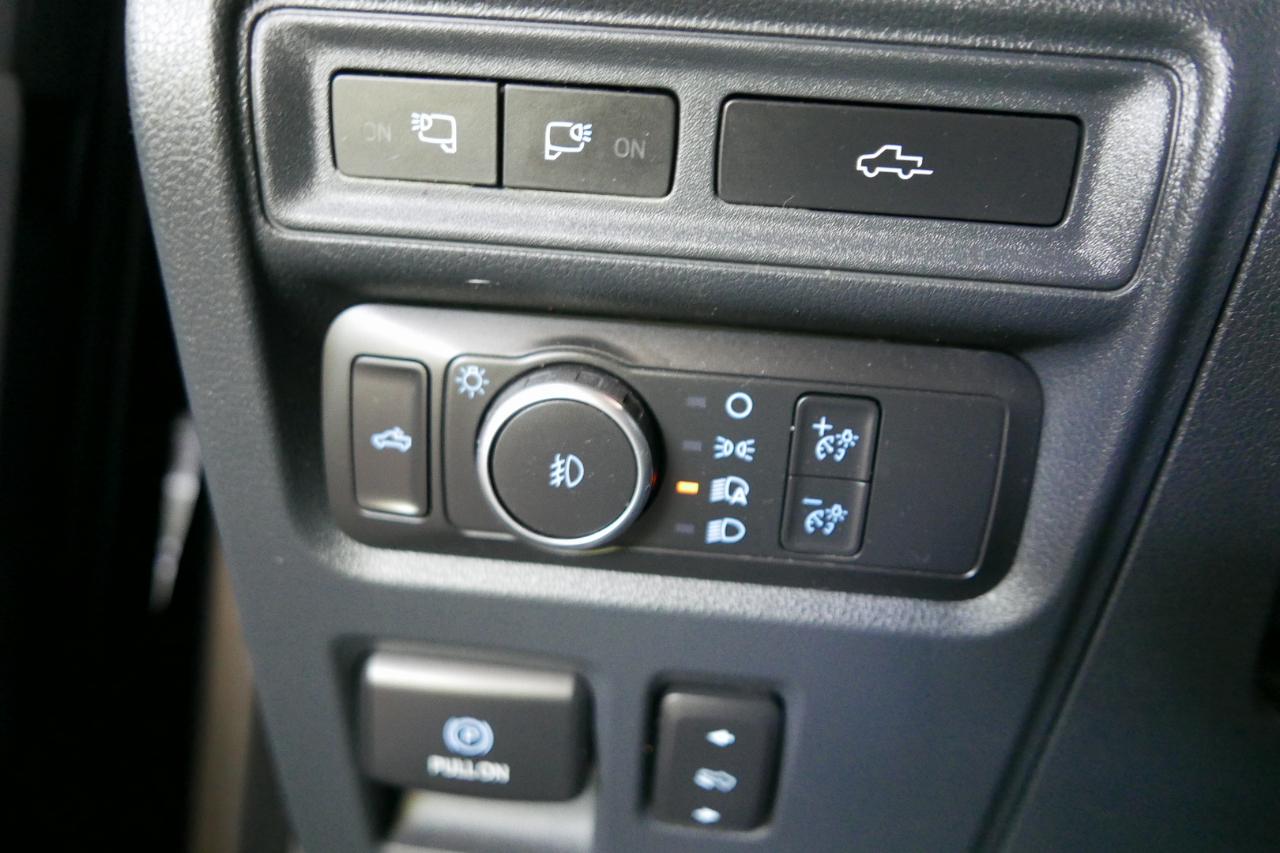 Ford F-150 Lariat SuperCrew Short Bed 4WD 2022