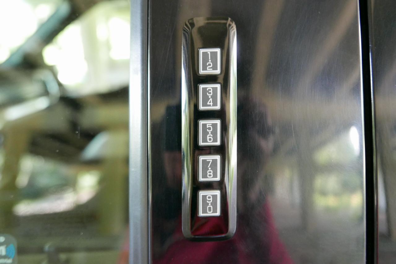 Ford F-150 Lariat SuperCrew Short Bed 4WD 2022
