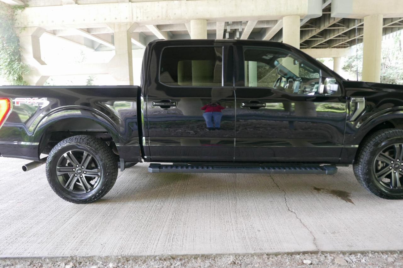 Ford F-150 Lariat SuperCrew Short Bed 4WD 2022