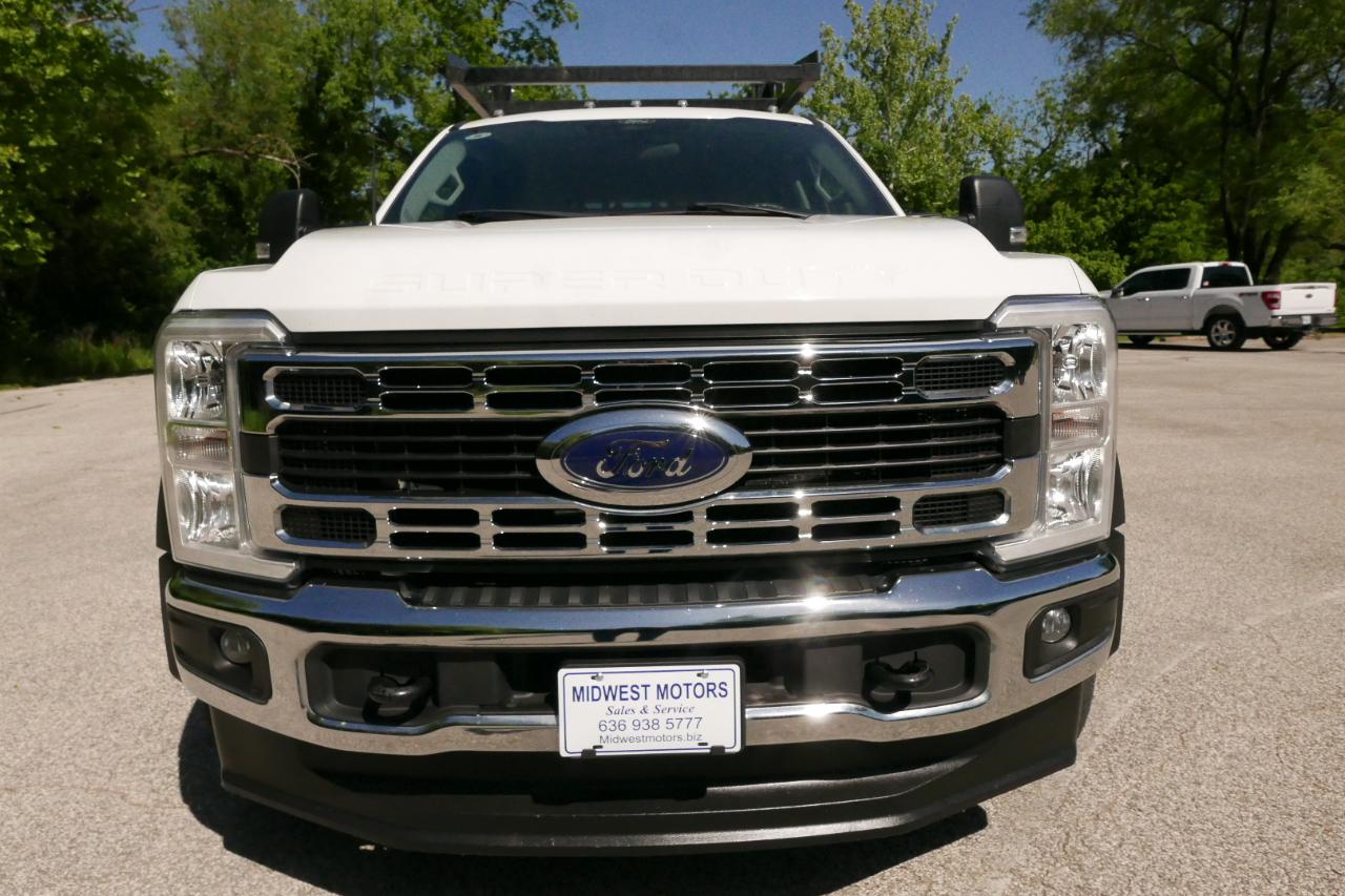 Ford Super Duty F-550 DRW XLT 4WD Crew Cab 203" WB 84" CA 2024