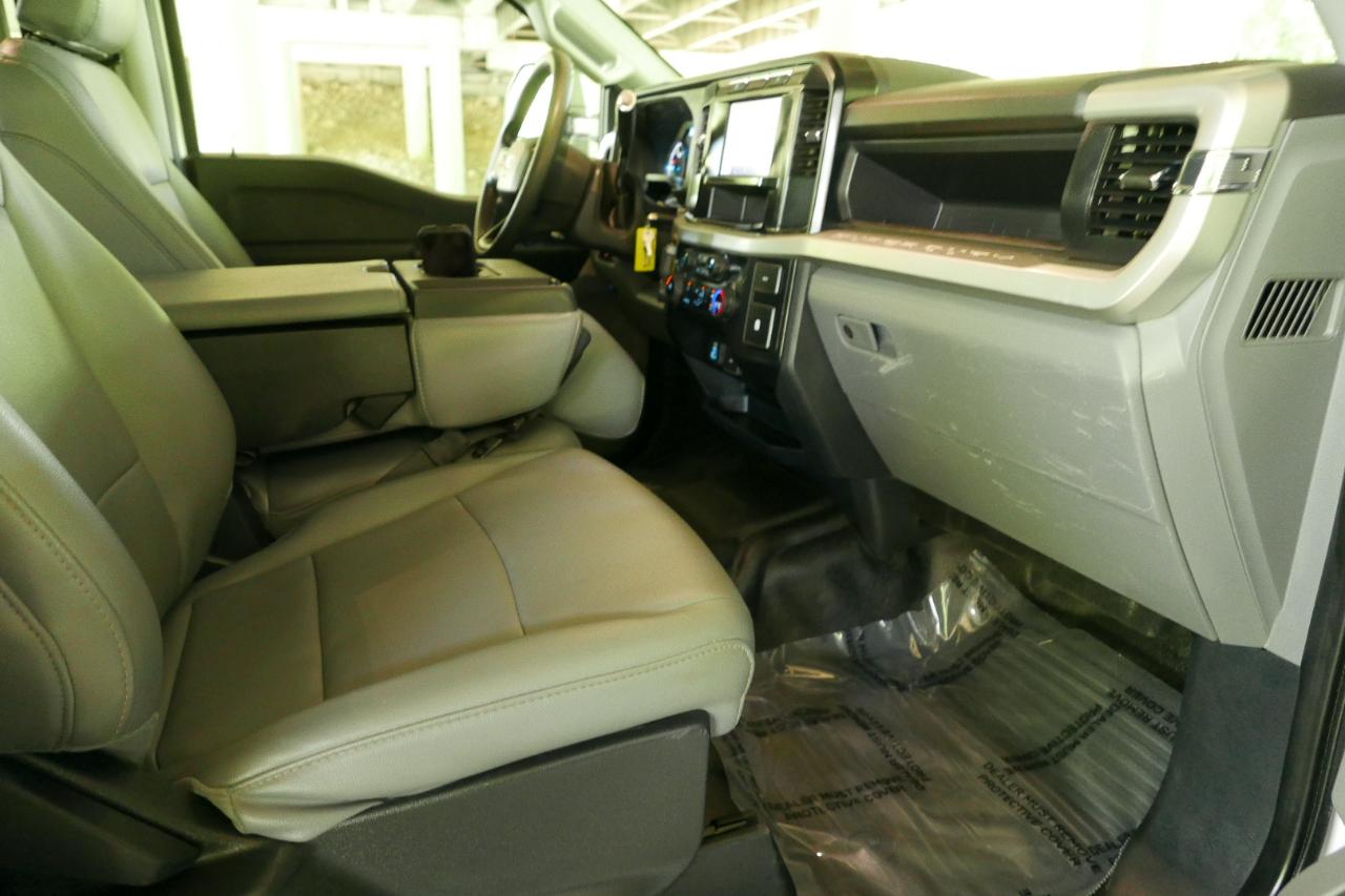 Ford Super Duty F-550 DRW XLT 4WD Crew Cab 203" WB 84" CA 2024