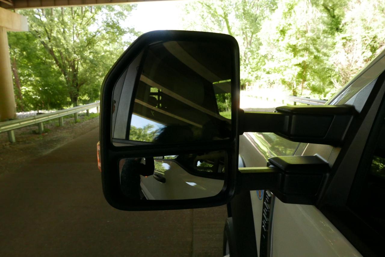 Ford Super Duty F-550 DRW XLT 4WD Crew Cab 203" WB 84" CA 2024