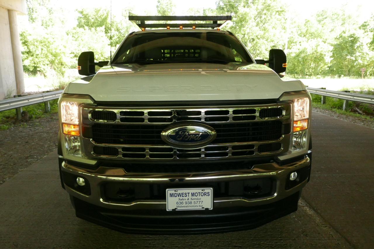 Ford Super Duty F-550 DRW XLT 4WD Crew Cab 203" WB 84" CA 2024