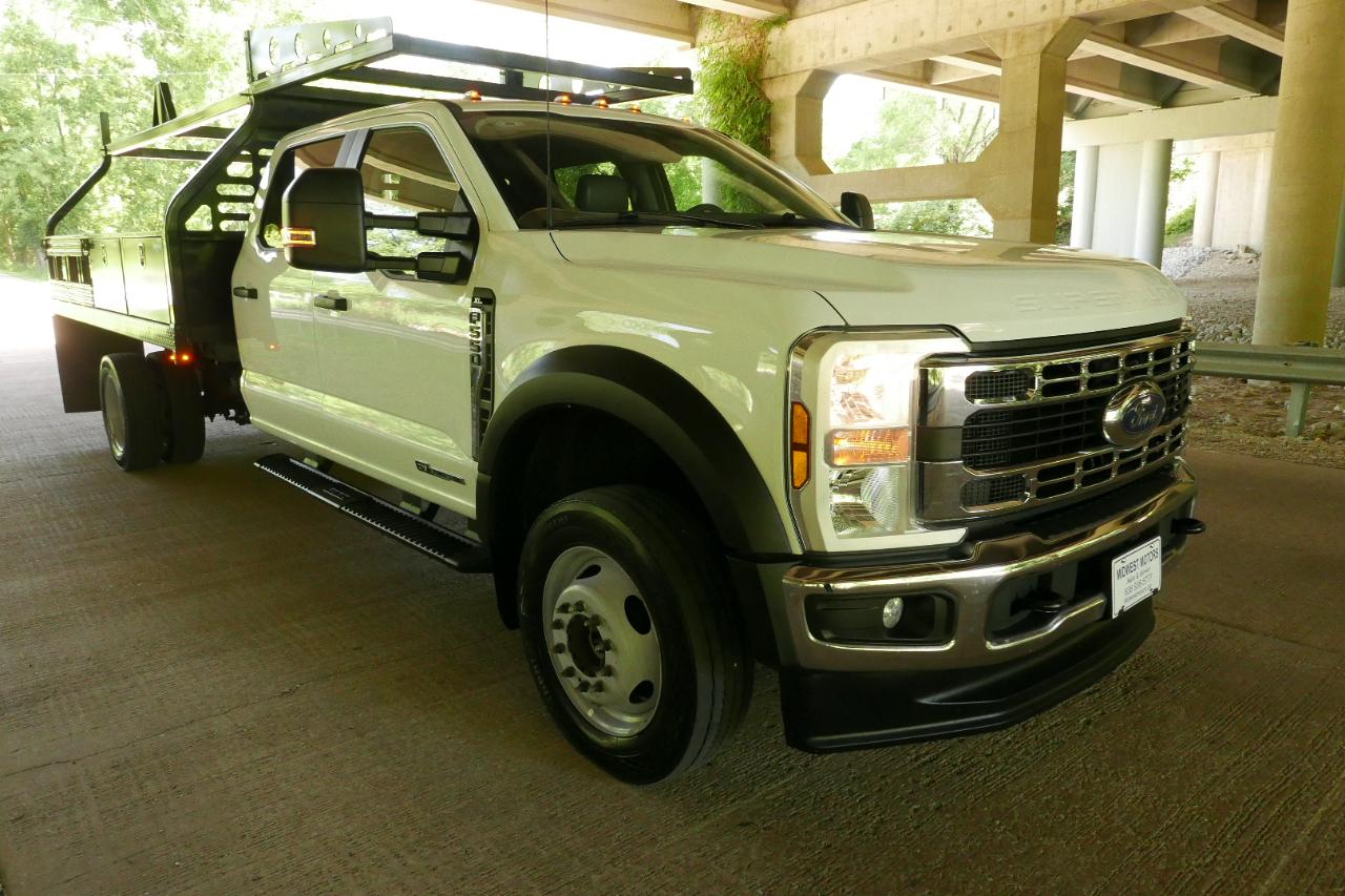 Ford Super Duty F-550 DRW XLT 4WD Crew Cab 203" WB 84" CA 2024