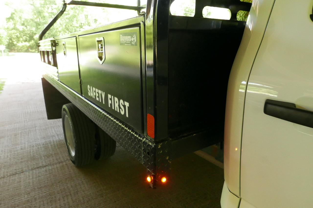 Ford Super Duty F-550 DRW XLT 4WD Crew Cab 203" WB 84" CA 2024