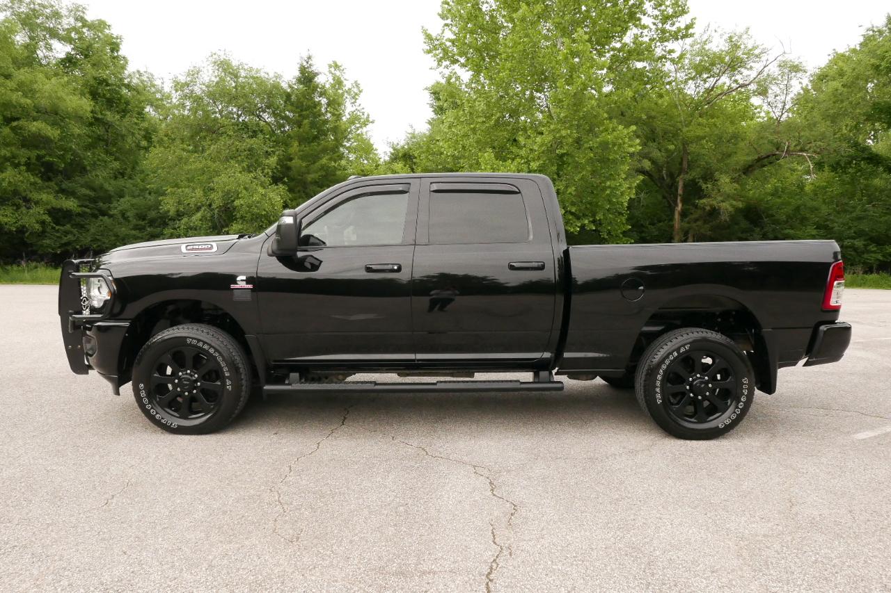RAM 2500 Big Horn 4x4 Crew Cab 6'4" Box 2023
