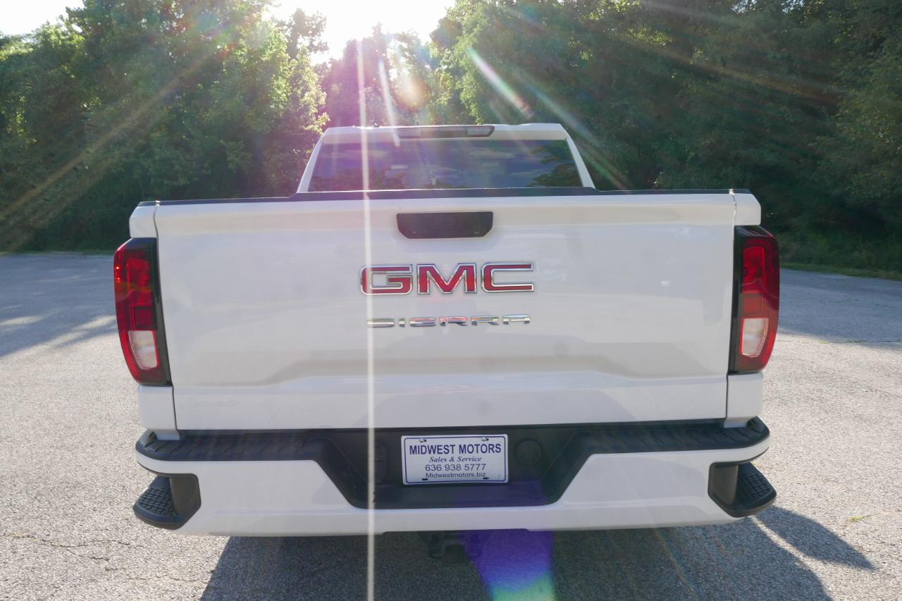 GMC Sierra 1500 4WD Crew Cab 147" Pro 2024