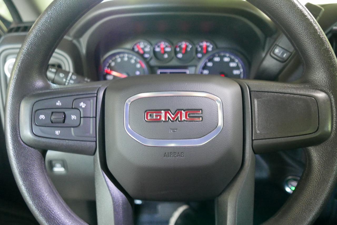 GMC Sierra 1500 4WD Crew Cab 147" Pro 2024