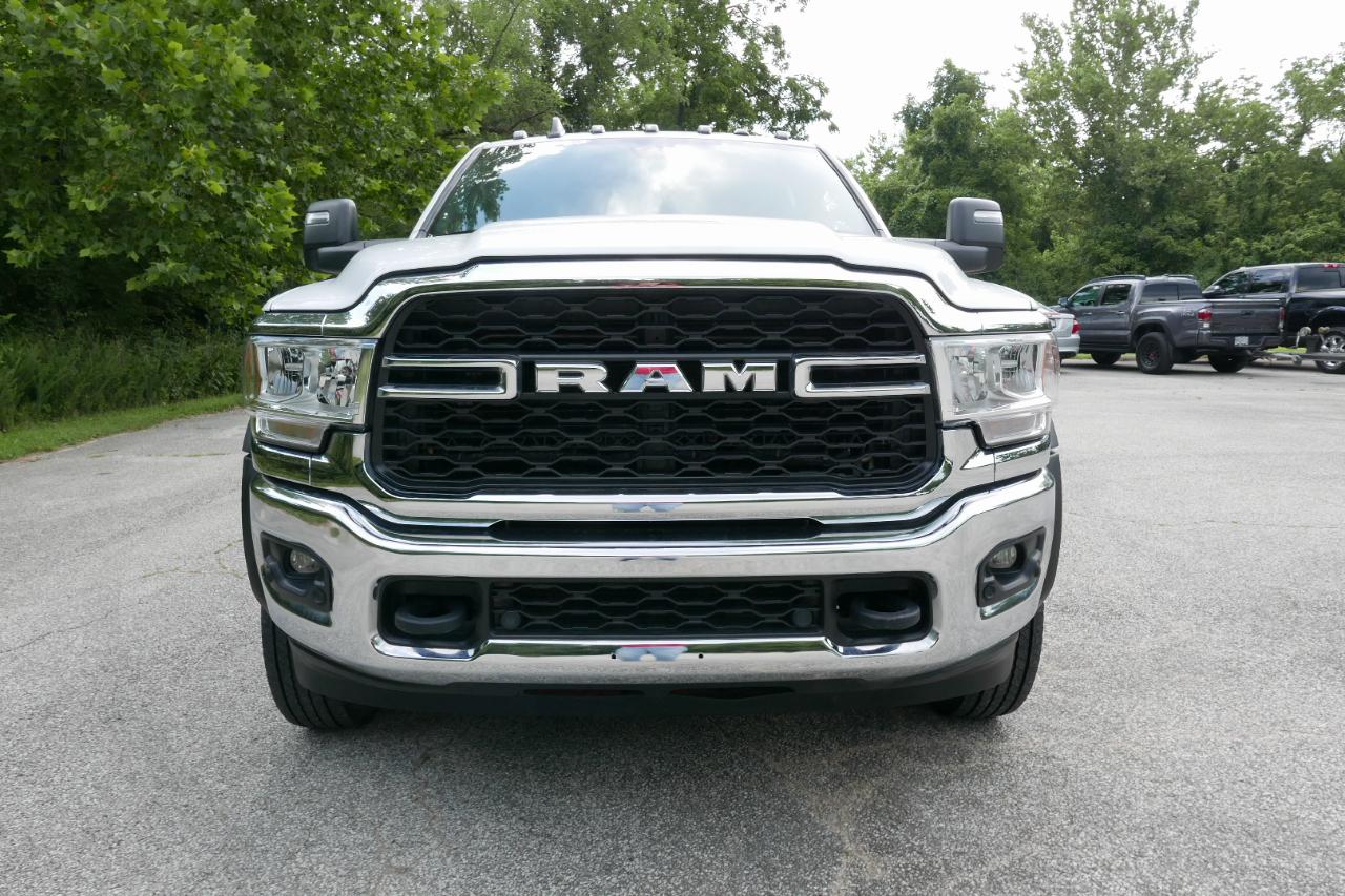 RAM 5500 Chassis Cab Tradesman 4x4 Crew Cab 84" CA 197.4" WB 2024