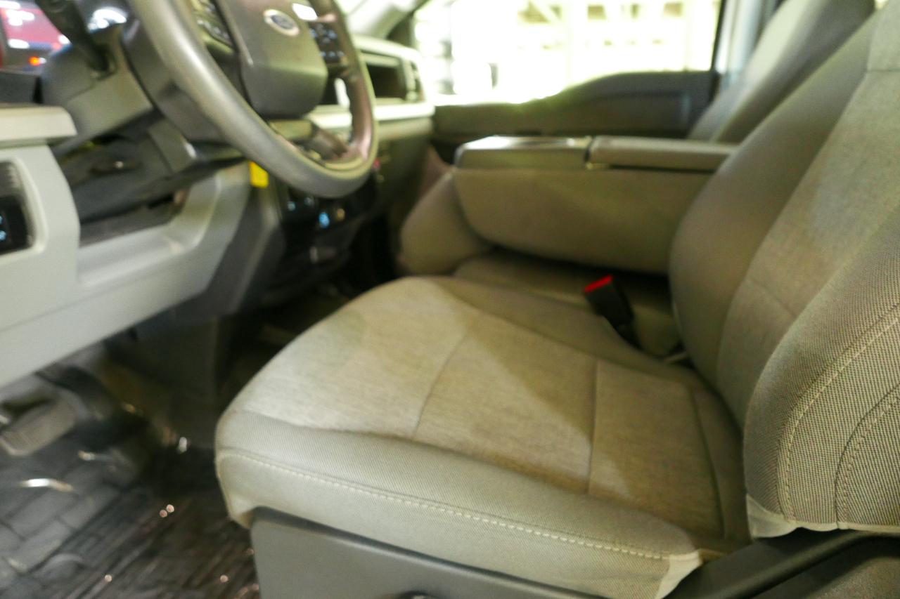 Ford Super Duty F-250 SRW XL 4WD Crew Cab 8' Box 2025