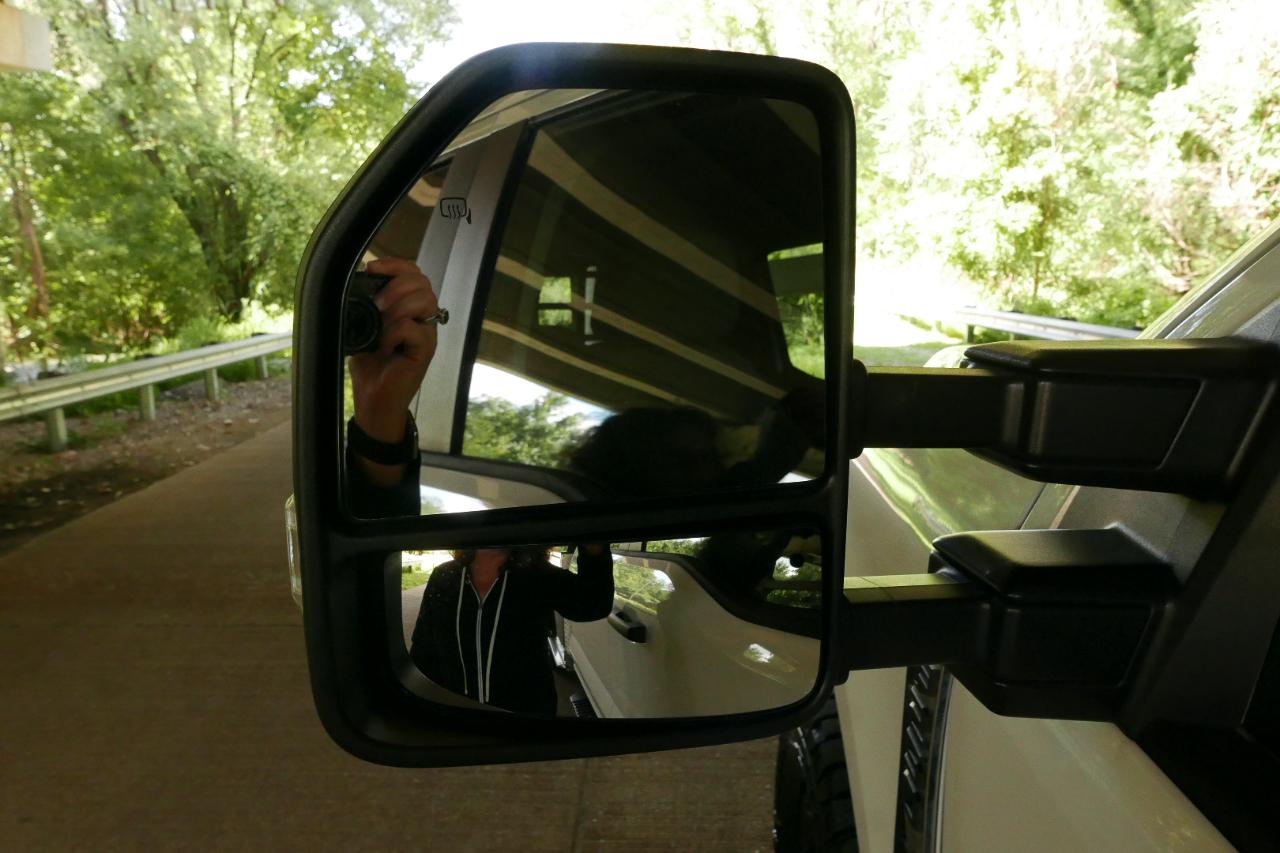 Ford Super Duty F-250 SRW XL 4WD Crew Cab 8' Box 2025