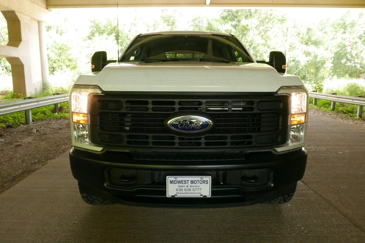 Ford Super Duty F-250 SRW XL 4WD Crew Cab 8' Box 2025