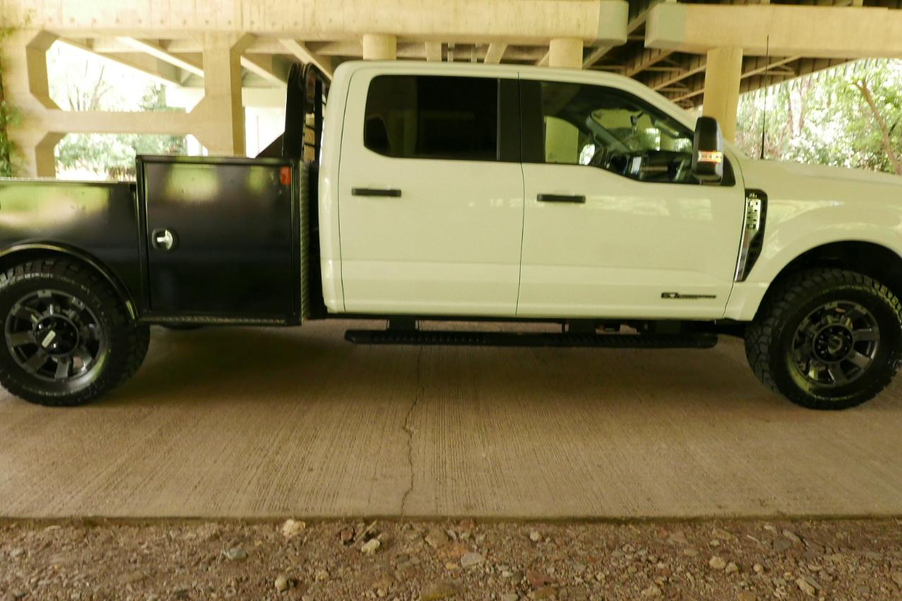 Ford Super Duty F-250 SRW XL 4WD Crew Cab 8' Box 2025
