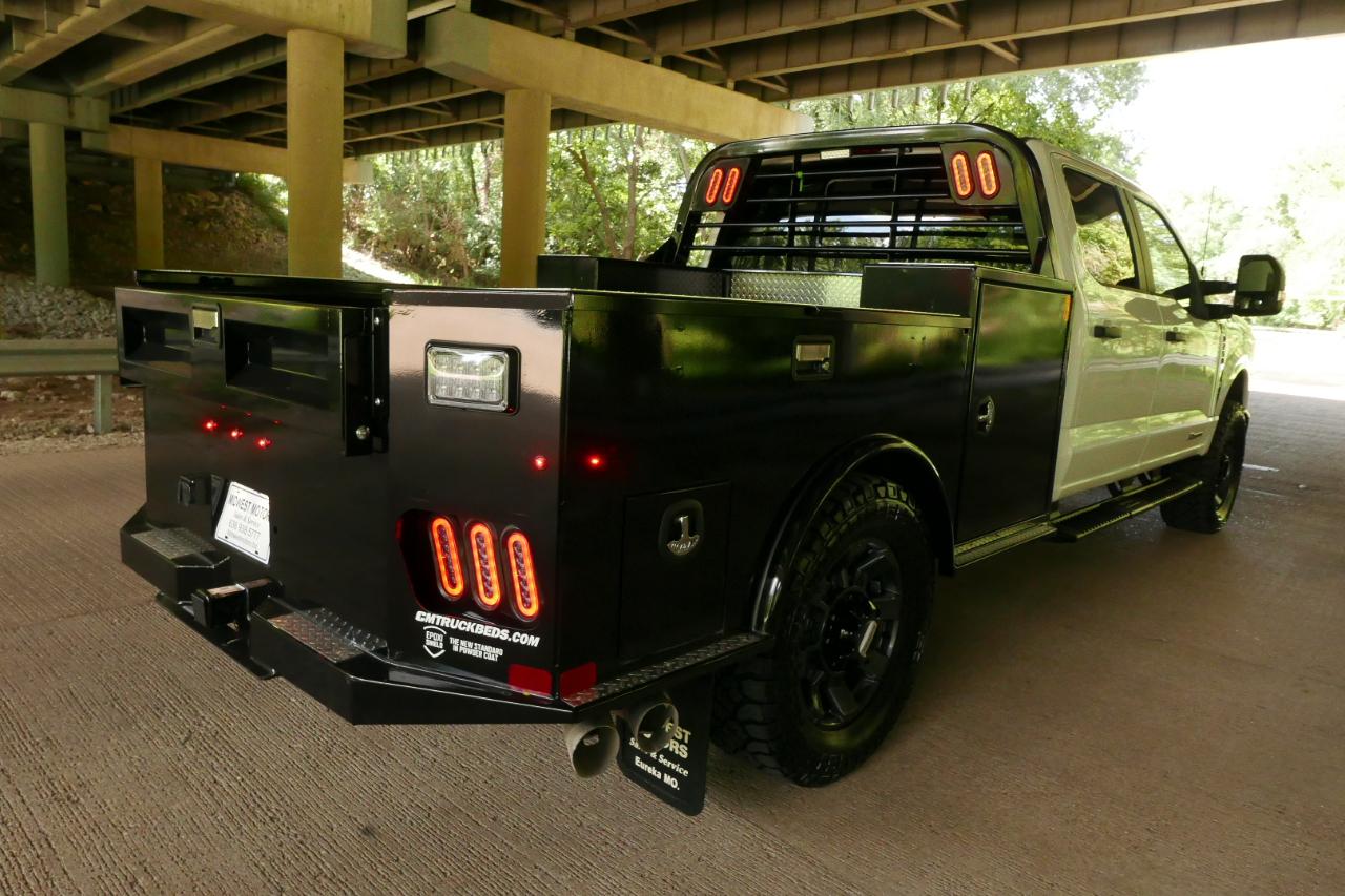 Ford Super Duty F-250 SRW XL 4WD Crew Cab 8' Box 2025