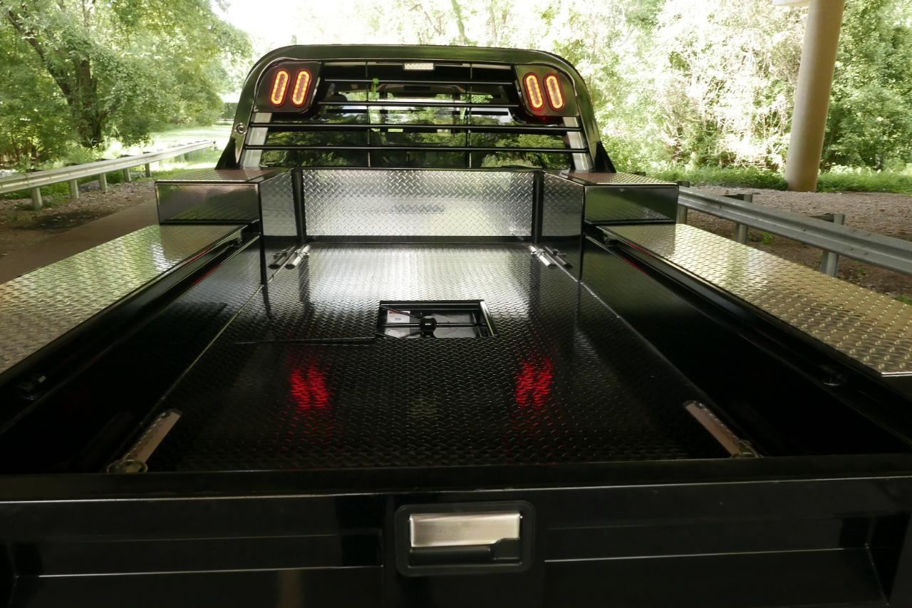 Ford Super Duty F-250 SRW XL 4WD Crew Cab 8' Box 2025