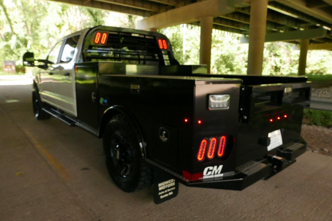 Ford Super Duty F-250 SRW XL 4WD Crew Cab 8' Box 2025