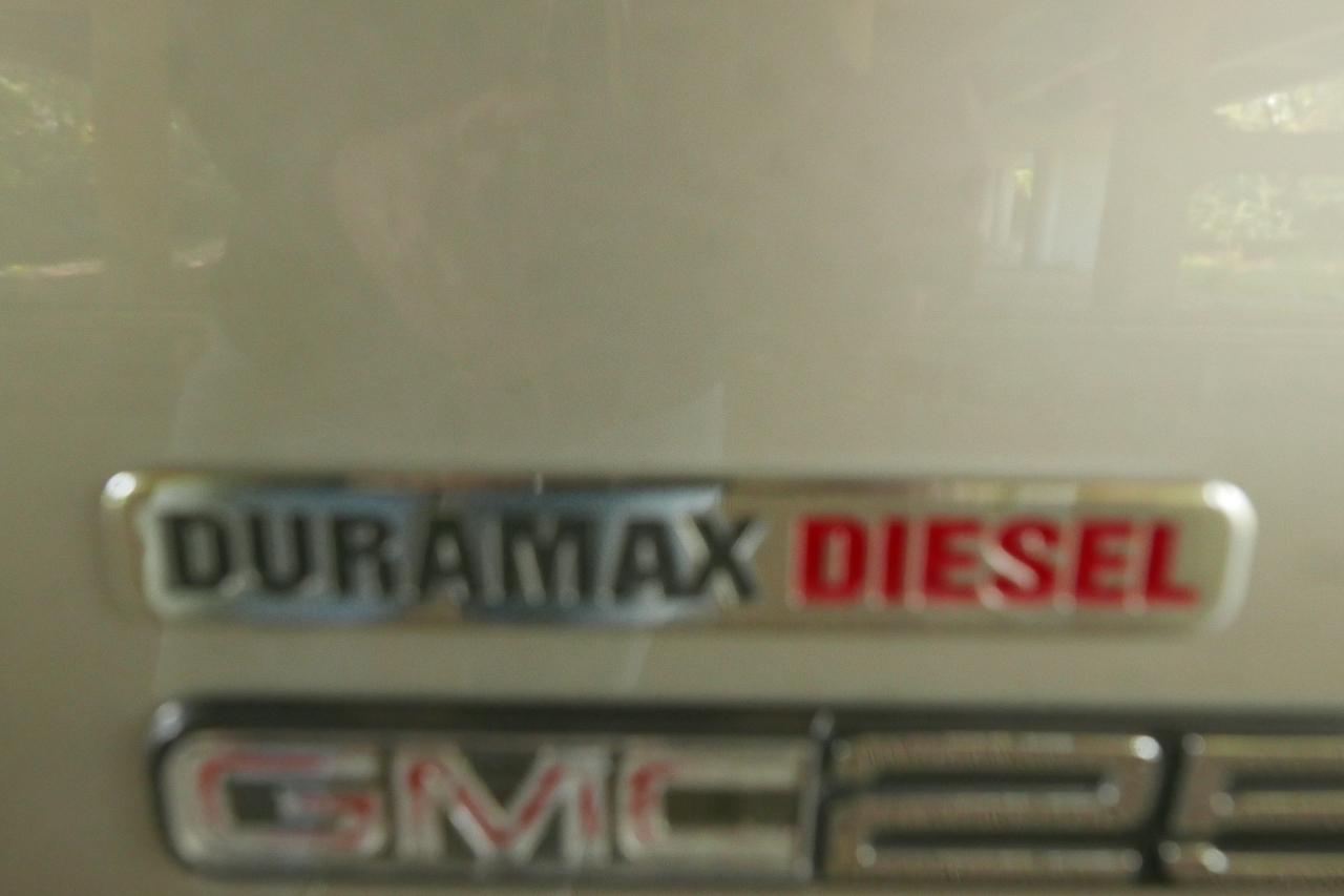 GMC Sierra 2500HD Crew Cab 153" WB 4WD SLT 2004