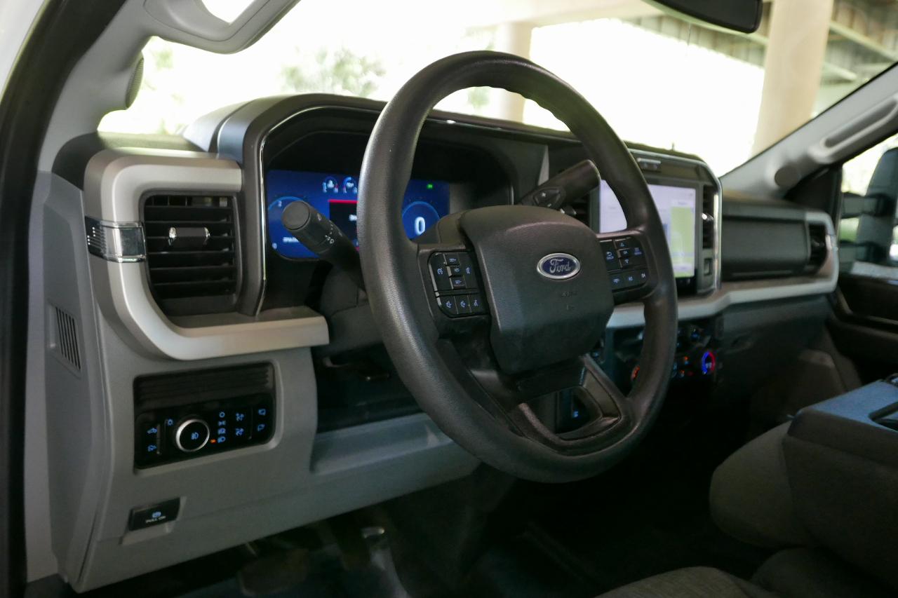 Ford Super Duty F-250 SRW XLT 4WD Crew Cab 8' Box 2025