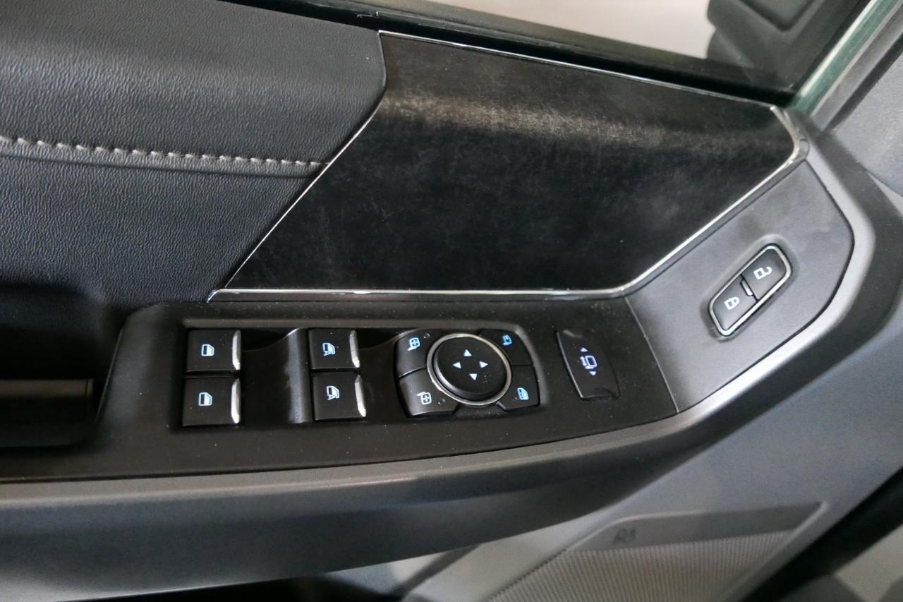 Ford Super Duty F-250 SRW XLT 4WD Crew Cab 8' Box 2025