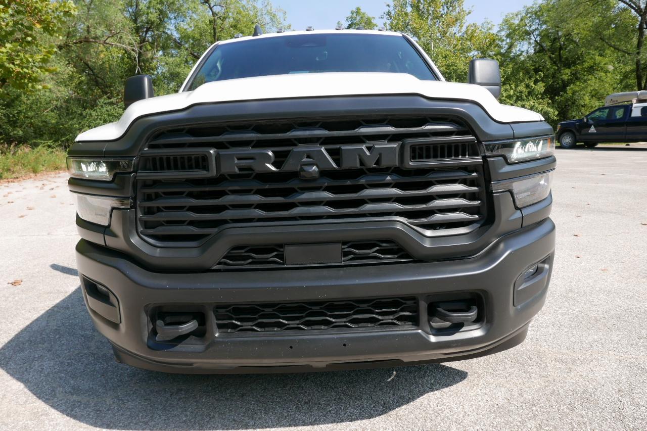 RAM 3500 Chassis Cab Tradesman 4WD Crew Cab 60" CA 172.4" WB 2025