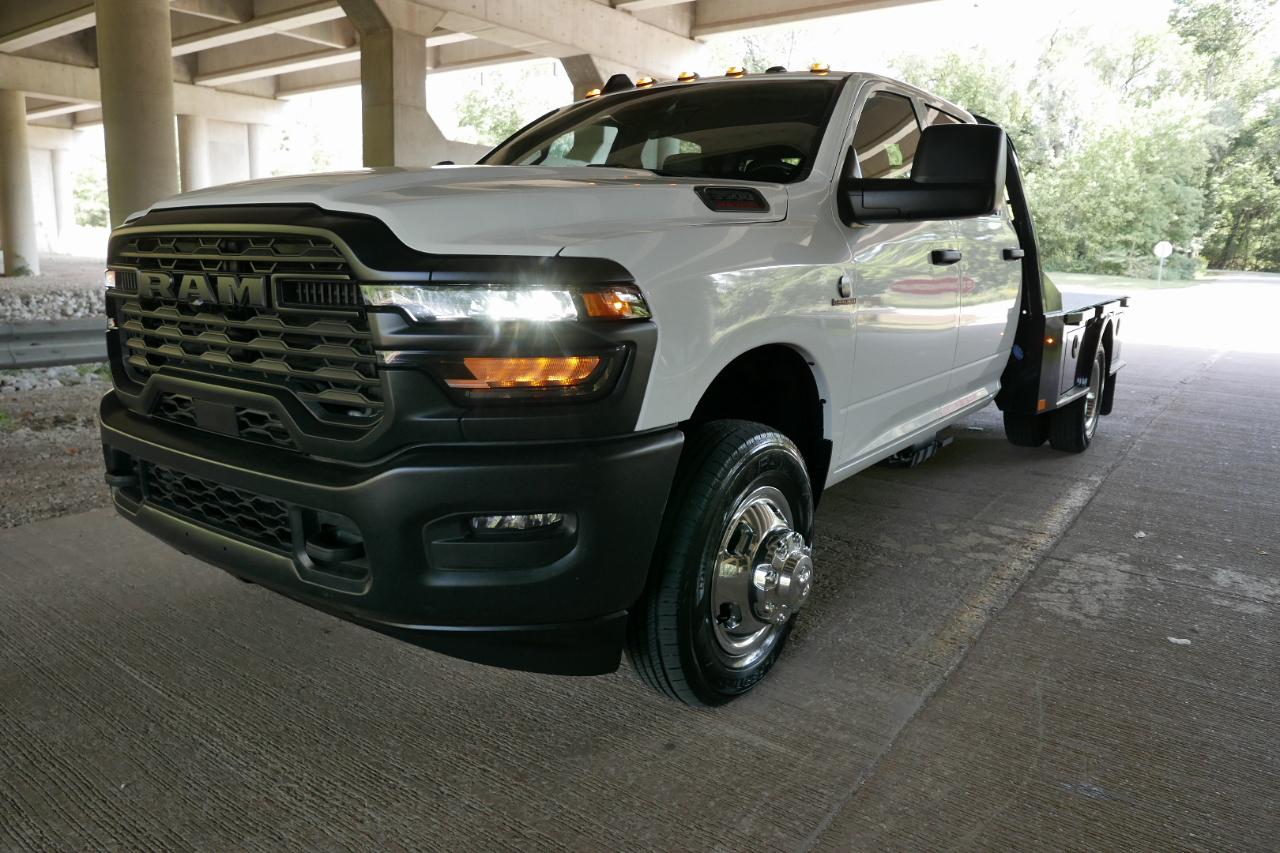 RAM 3500 Chassis Cab Tradesman 4WD Crew Cab 60" CA 172.4" WB 2025