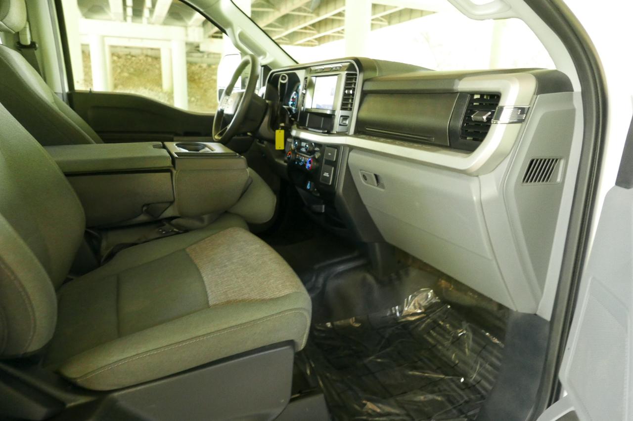 Ford Super Duty F-350 DRW XLT 4WD Crew Cab 8' Box 2024