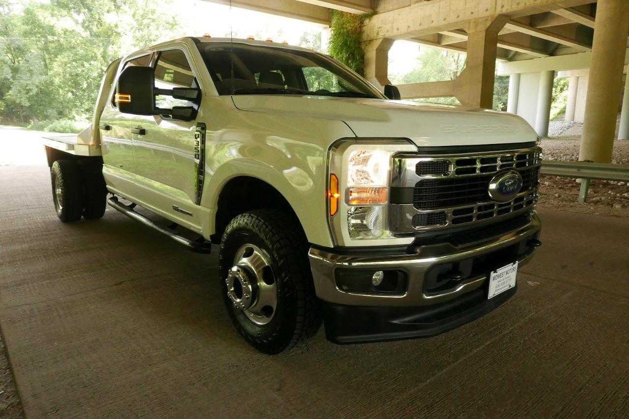 Ford Super Duty F-350 DRW XLT 4WD Crew Cab 8' Box 2024