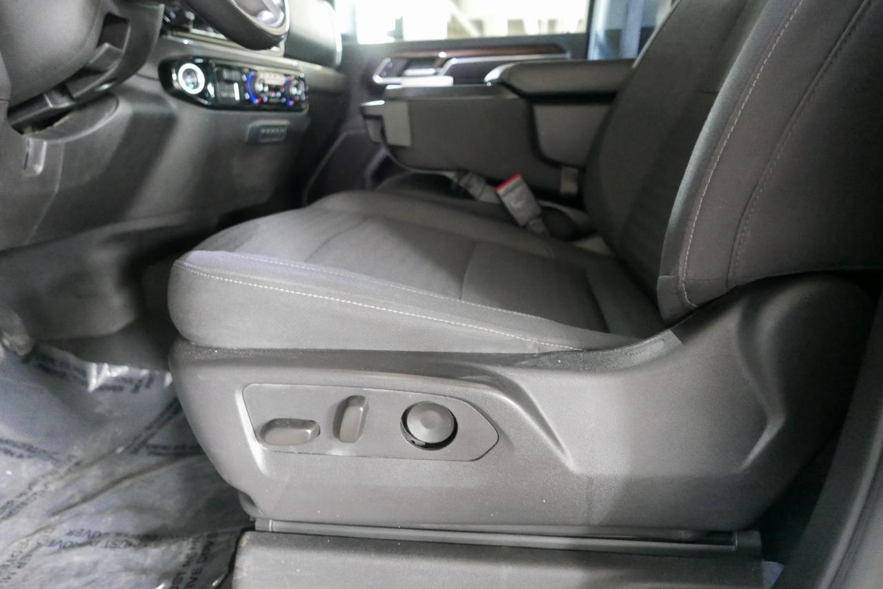 Chevrolet Silverado 3500HD CC 4WD Crew Cab 177" WB, 60" CA LT 2025