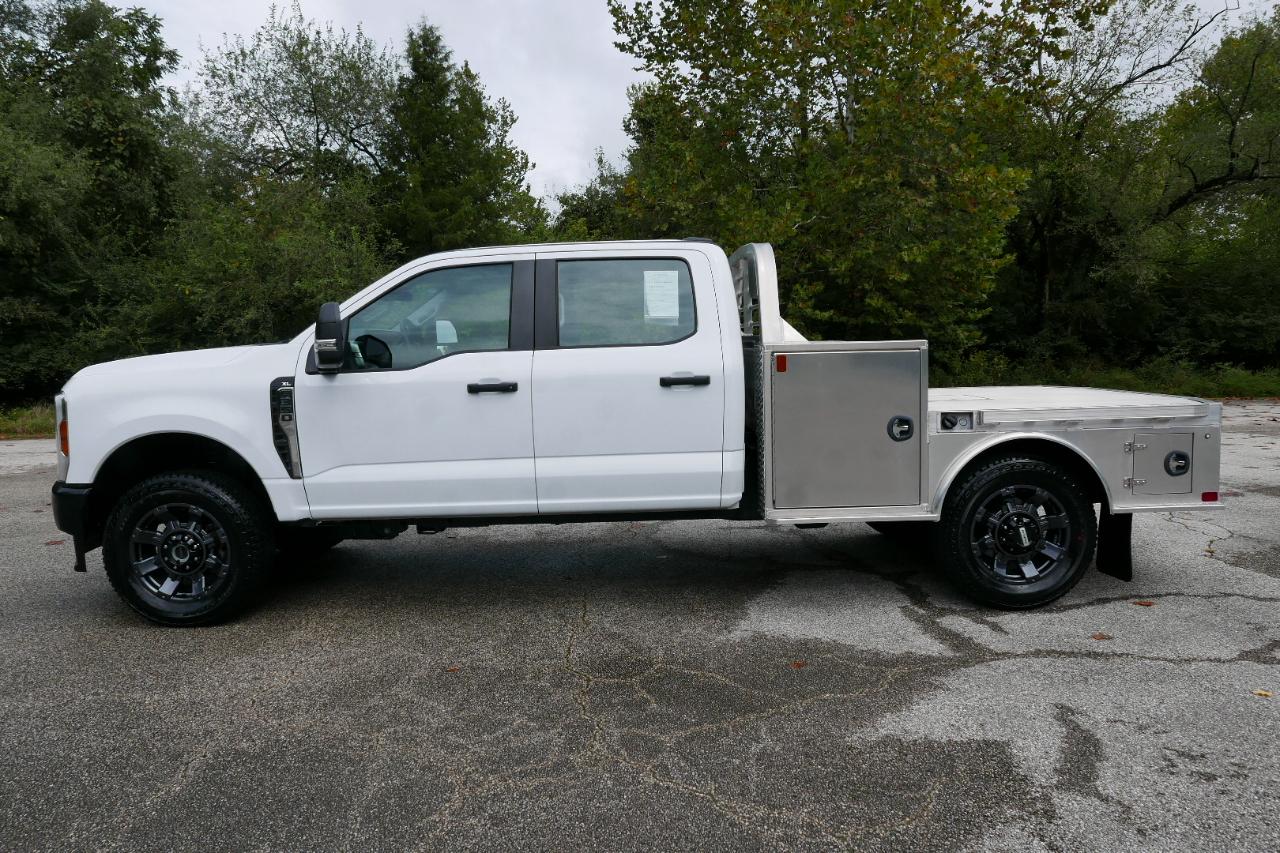 Ford Super Duty F-350 SRW XL 4WD Crew Cab 8' Box 2026