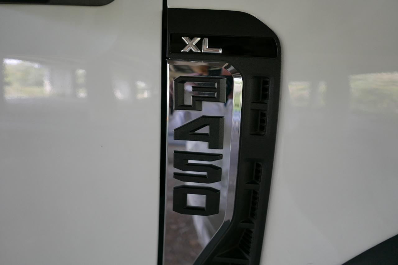 Ford Super Duty F-450 DRW XL 4WD Reg Cab 169" WB 84" CA 2025