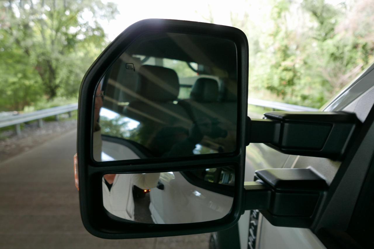 Ford Super Duty F-450 DRW XL 4WD Reg Cab 169" WB 84" CA 2025