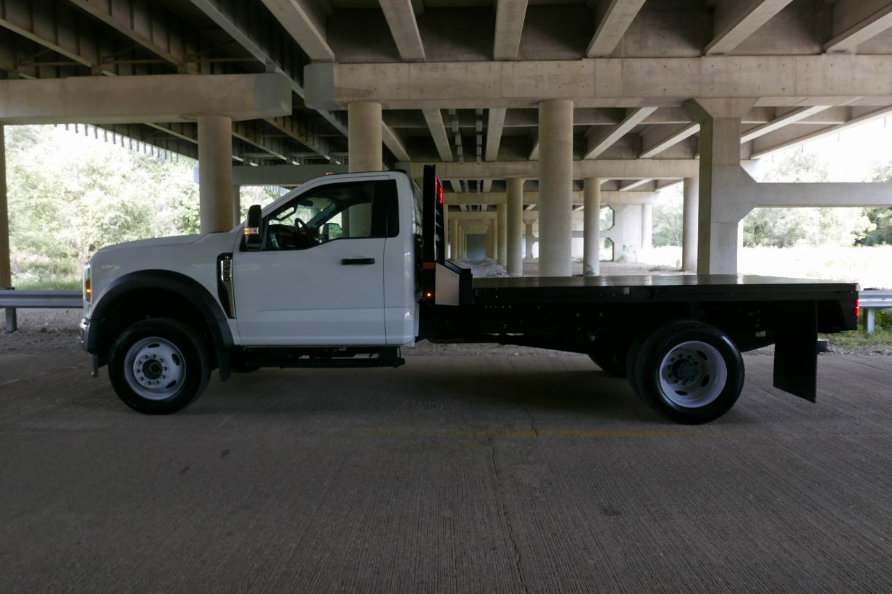 Ford Super Duty F-450 DRW XL 4WD Reg Cab 169" WB 84" CA 2025