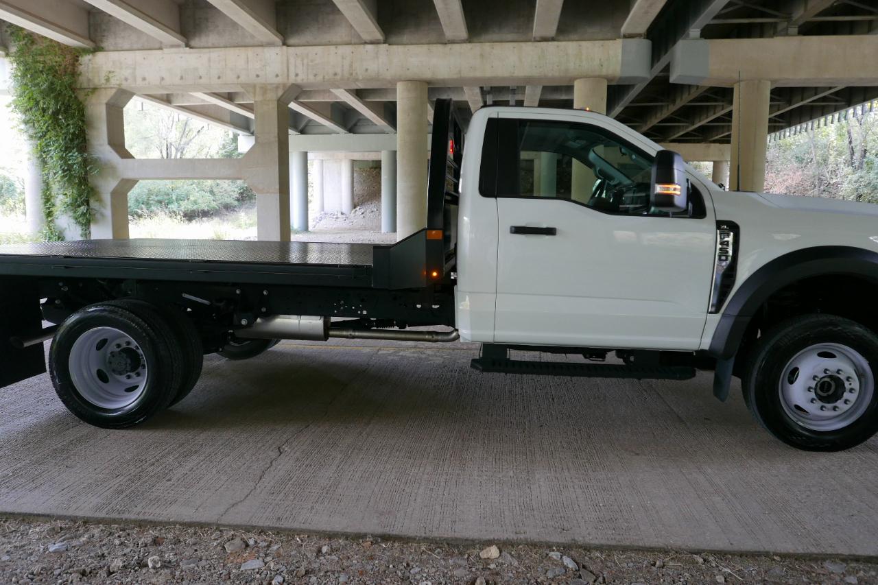 Ford Super Duty F-450 DRW XL 4WD Reg Cab 169" WB 84" CA 2025