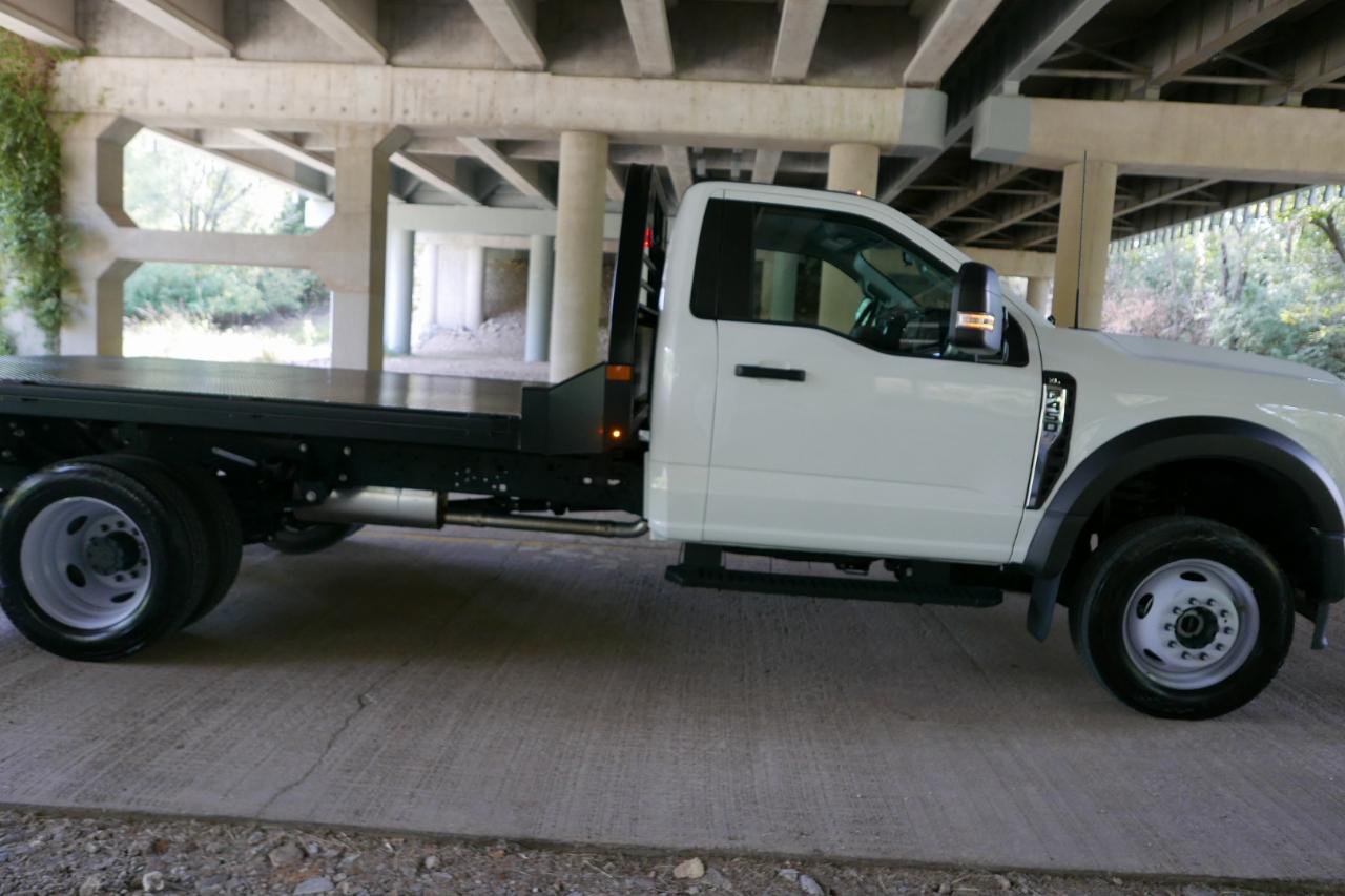 Ford Super Duty F-450 DRW XL 4WD Reg Cab 169" WB 84" CA 2025