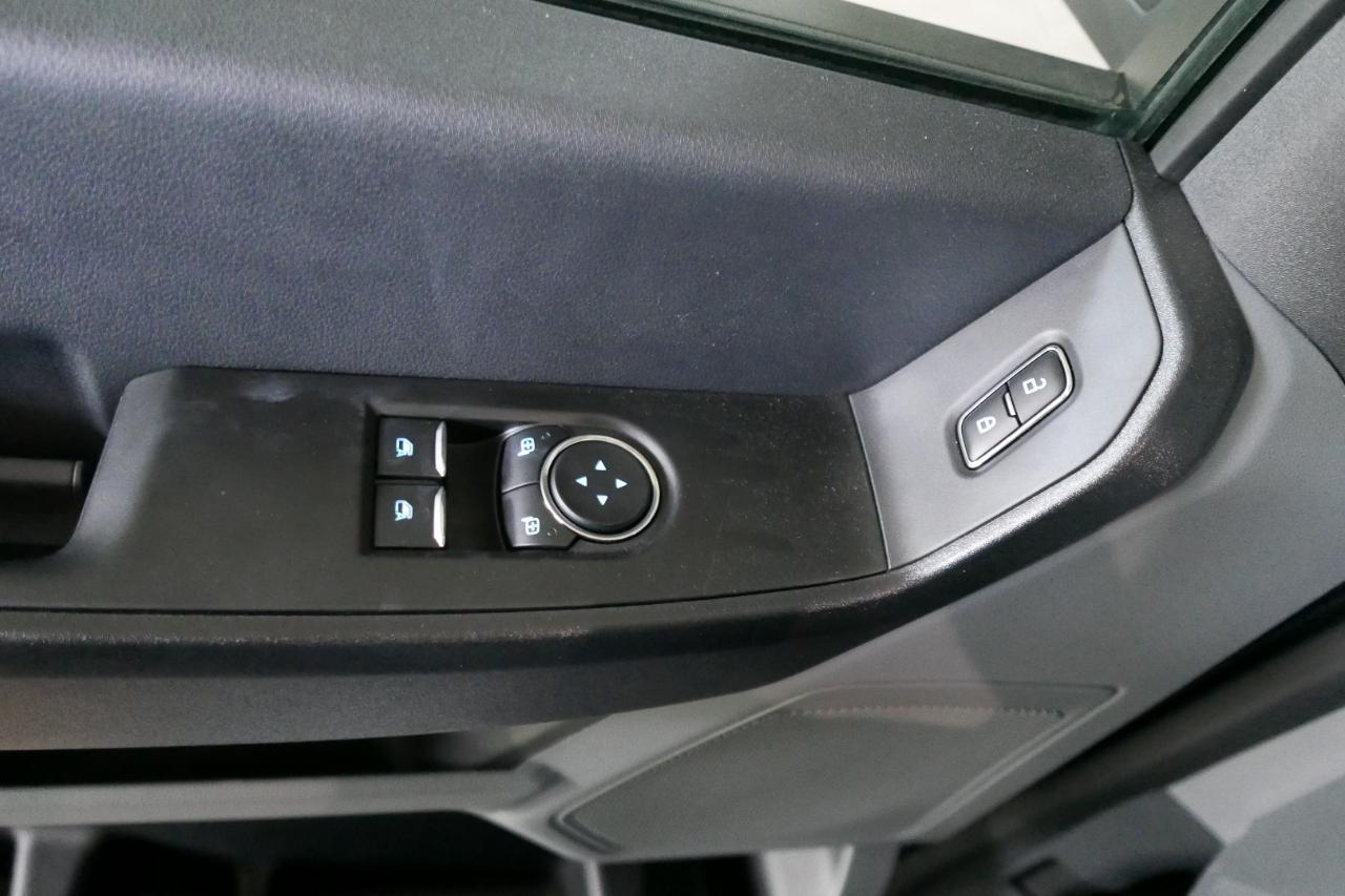 Ford Super Duty F-450 DRW XL 4WD Reg Cab 169" WB 84" CA 2025