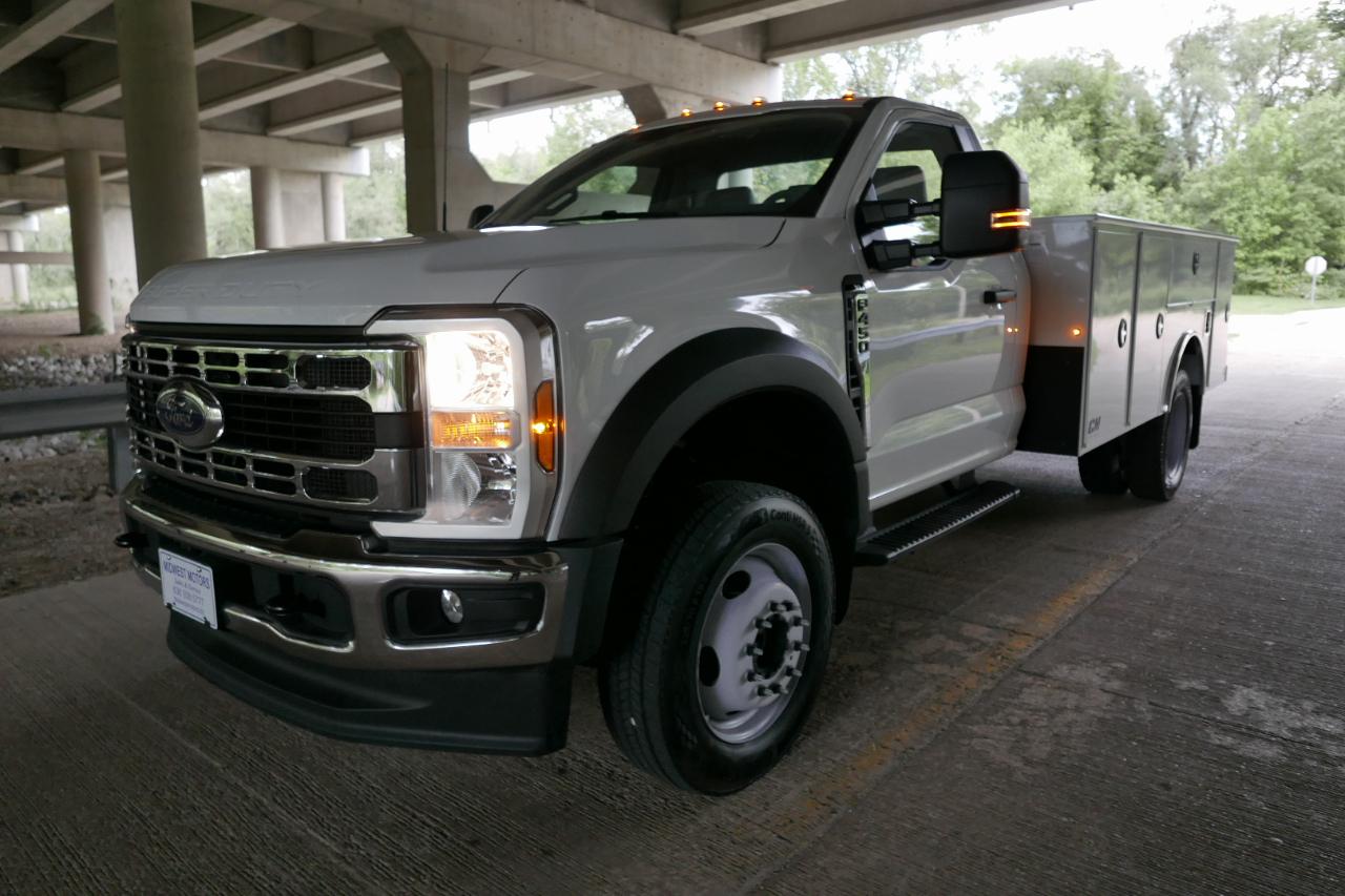 Ford Super Duty F-450 DRW XL 4WD Reg Cab 169" WB 84" CA 2025