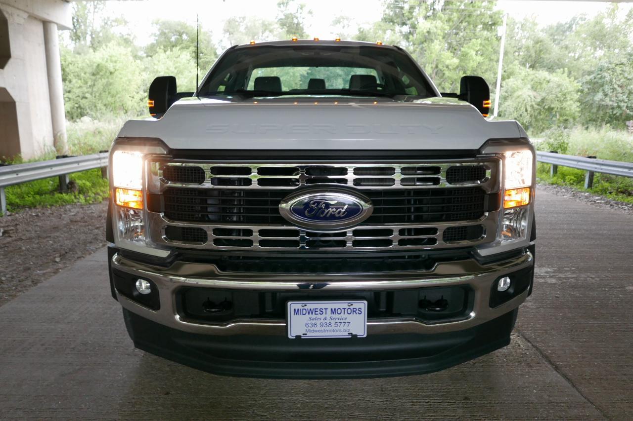 Ford Super Duty F-450 DRW XL 4WD Reg Cab 169" WB 84" CA 2025
