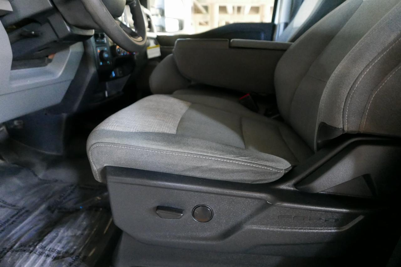 Ford Super Duty F-250 SRW XLT 4WD Crew Cab 8' Box 2025