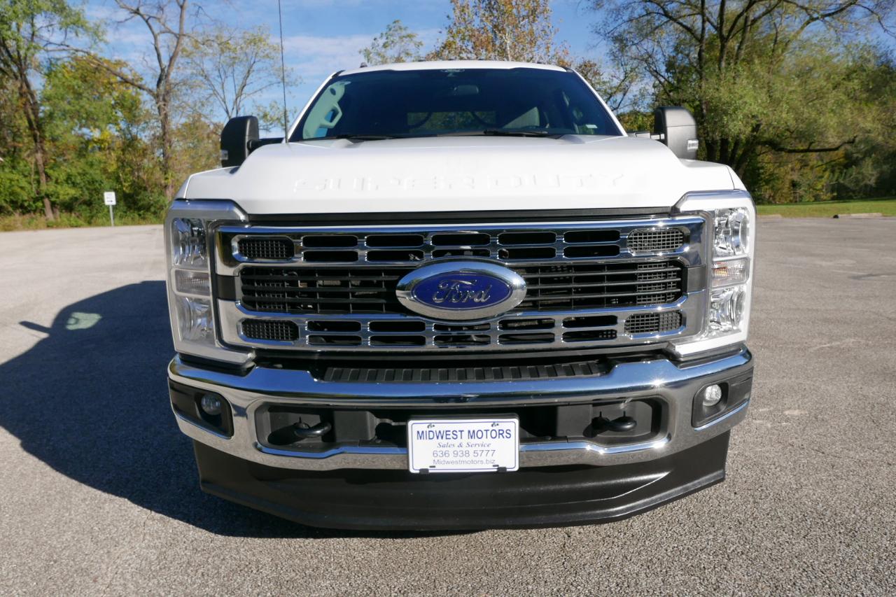 Ford Super Duty F-350 DRW XLT 4WD Crew Cab 8' Box 2026