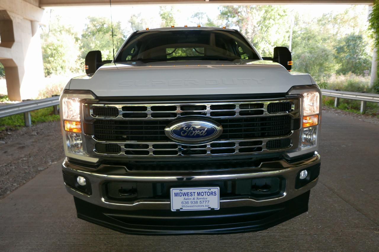 Ford Super Duty F-350 DRW XLT 4WD Crew Cab 8' Box 2026