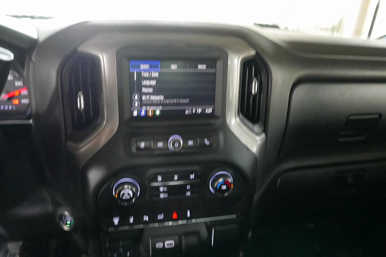 Chevrolet Silverado 3500HD 4WD Crew Cab 172" Work Truck 2025