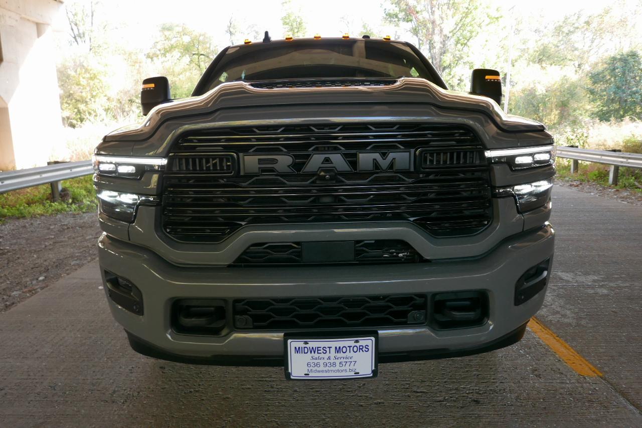 RAM 3500 Laramie 4x4 Crew Cab 8' Box 2026