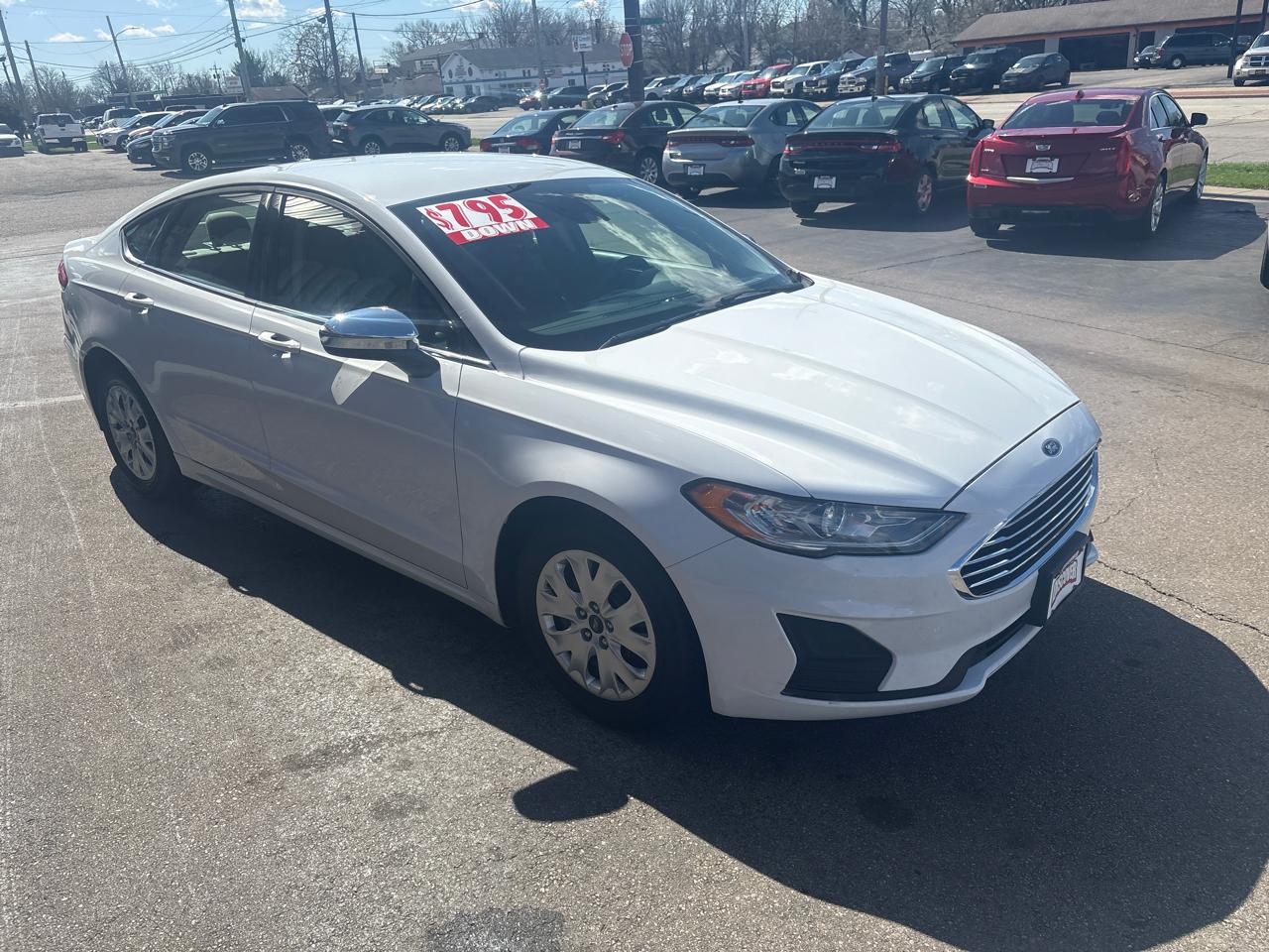 Ford Fusion S FWD 2019