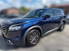 2022 Nissan Pathfinder 