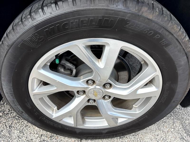 2019 Chevrolet Equinox photo 3