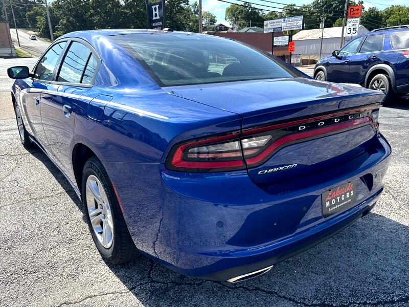 2021 Dodge Charger SXT photo 3