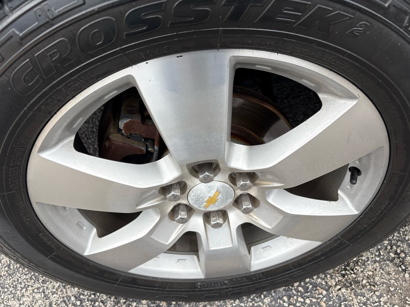 2015 Chevrolet Traverse LTZ photo 2
