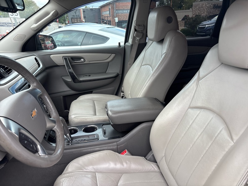 2015 Chevrolet Traverse LTZ photo 3