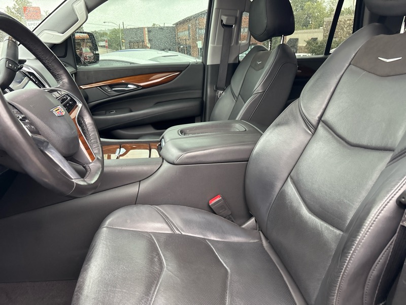 2020 Cadillac Escalade Premium Luxury photo 3